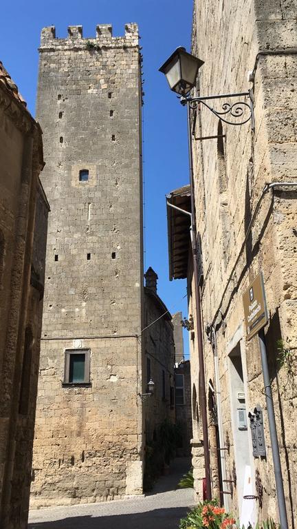 Palazzo Castelleschi Villa Tarquinia Exterior photo