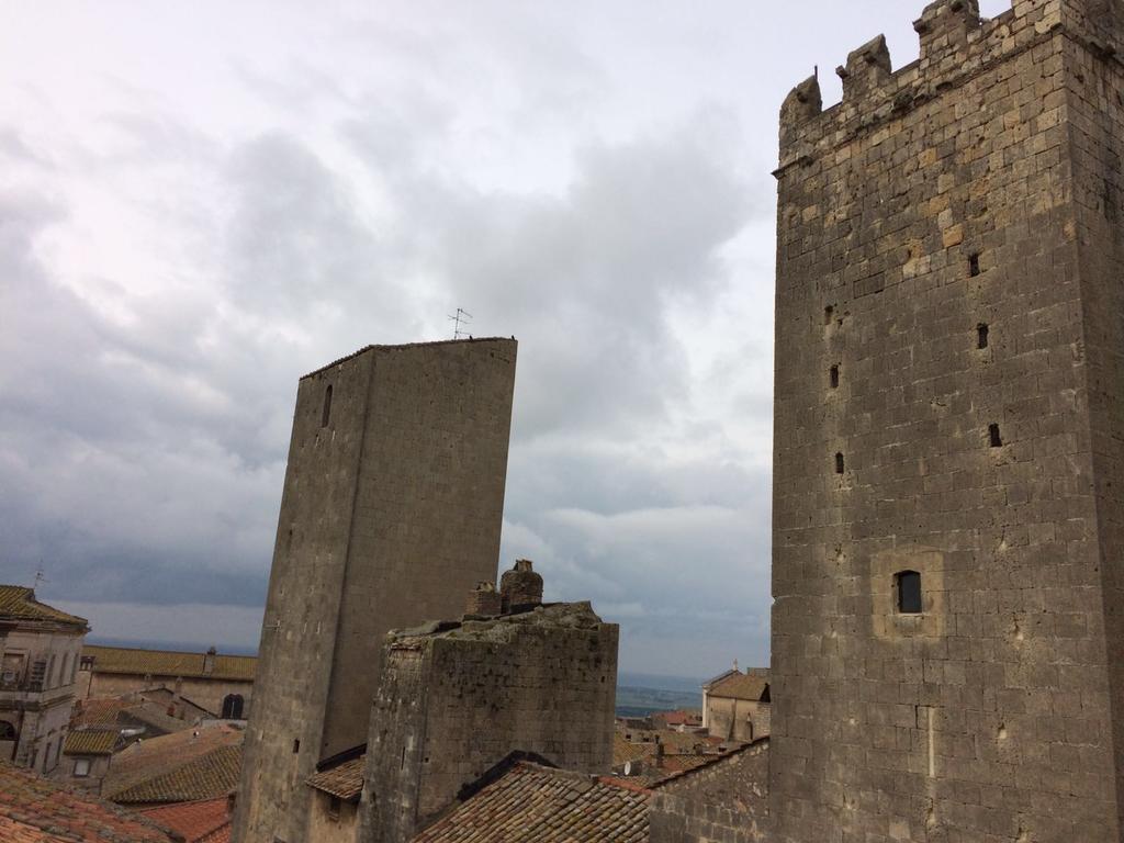 Palazzo Castelleschi Villa Tarquinia Exterior photo